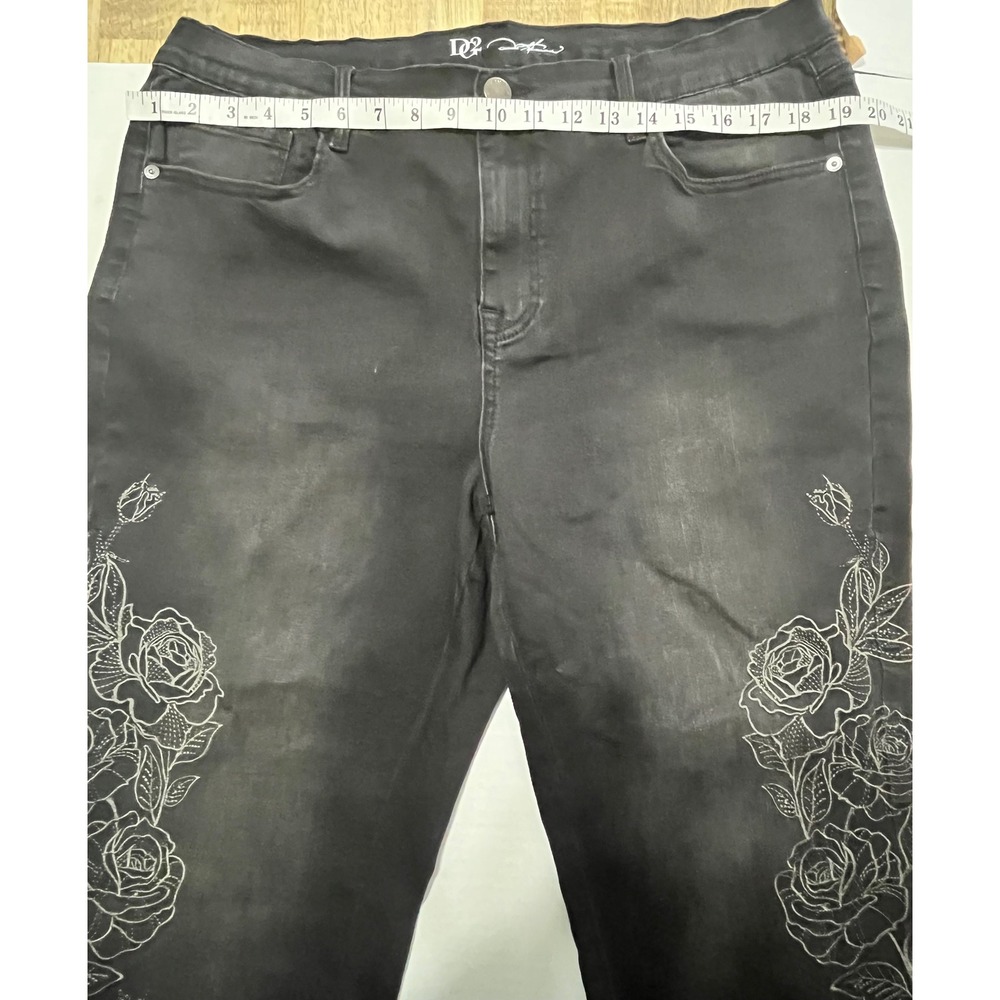 DG2 Diane Gilman Black Rose Embroidered Classic Stretch 16PW Floral Denim Jeans - Picture 6 of 9